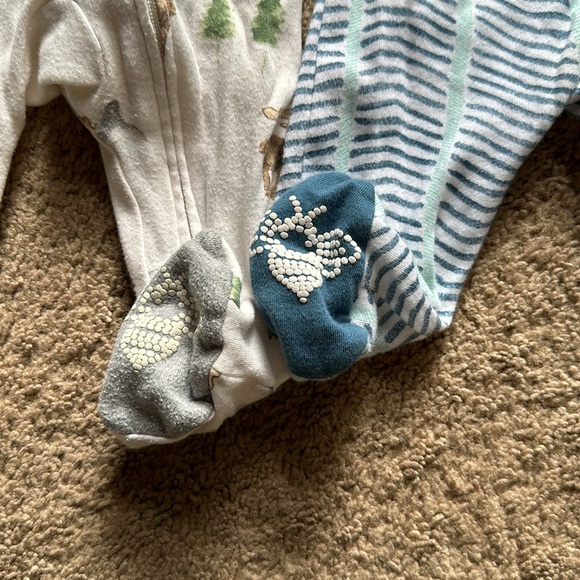 2 Burt’s bees baby footies - Picture 2 of 5